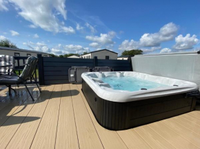 Puddleducks, Dog Friendly Hot Tub Lodge